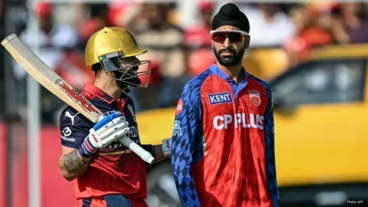 विराट कोहली की दमदार पारी, RCB ने पंजाब को हराकर प्लेऑफ में एंट्री की