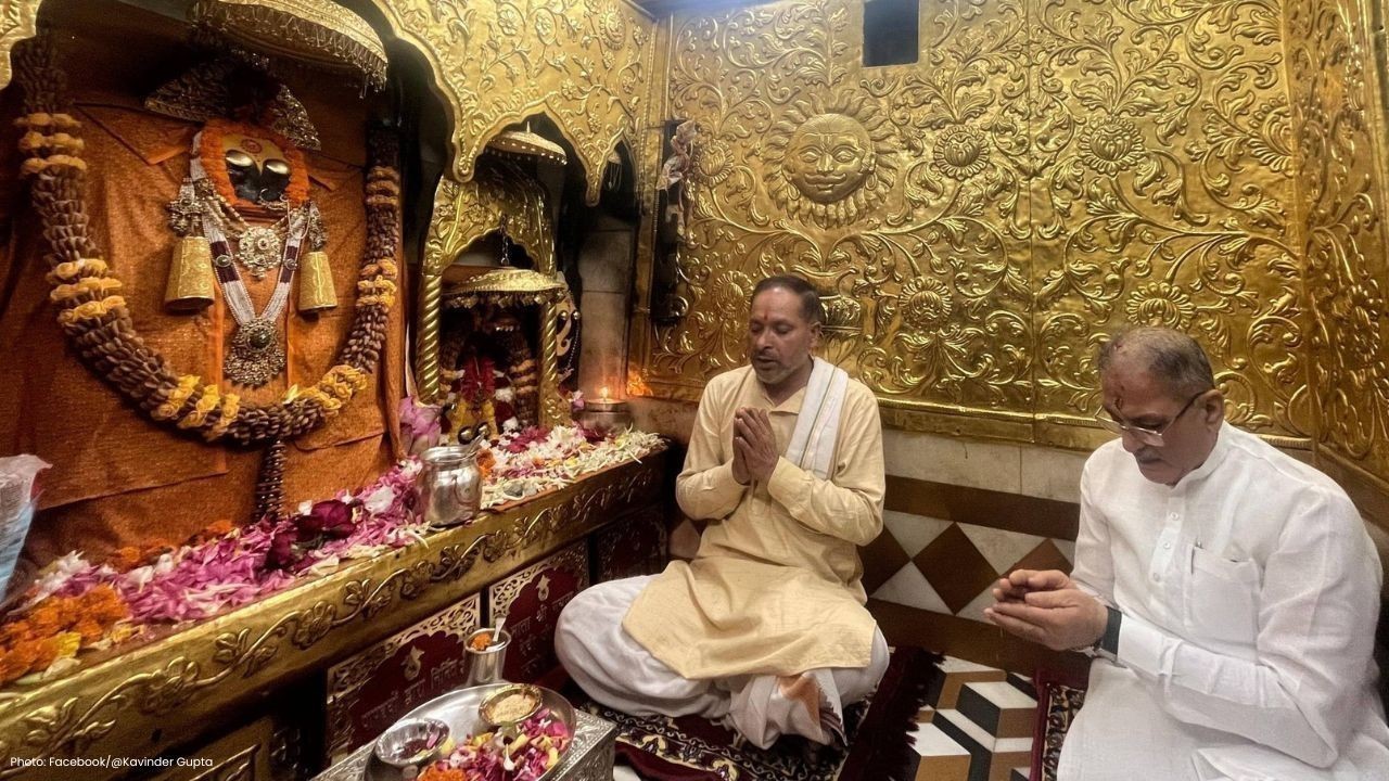 राज्यपाल शिविंदर गुप्ता ने श्री नैना देवी मंदिर पहुंचकर माता का आशीर्वाद लिया