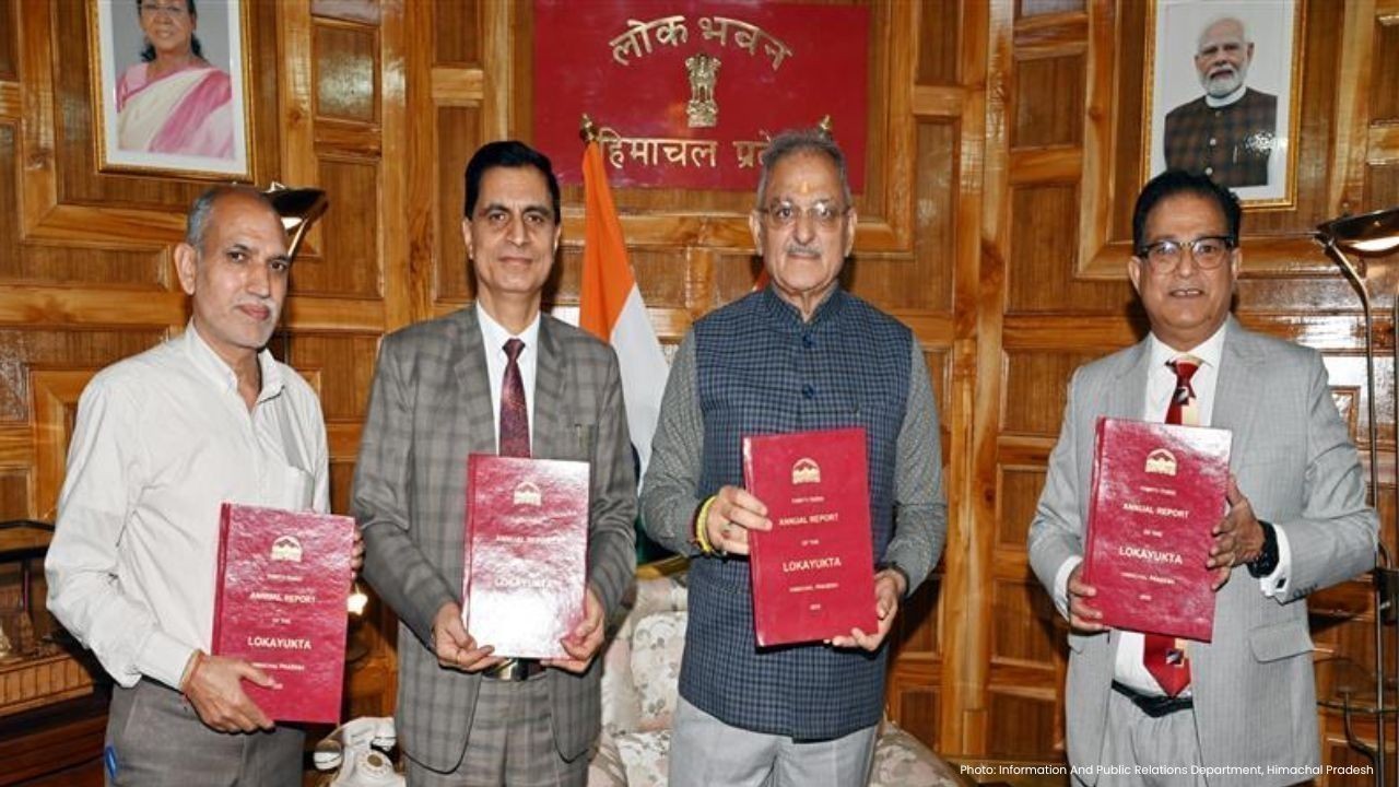 हिमाचल में लोकायुक्त संस्था की कार्यप्रणाली और जनहित मामलों पर राज्यपाल से चर्चा