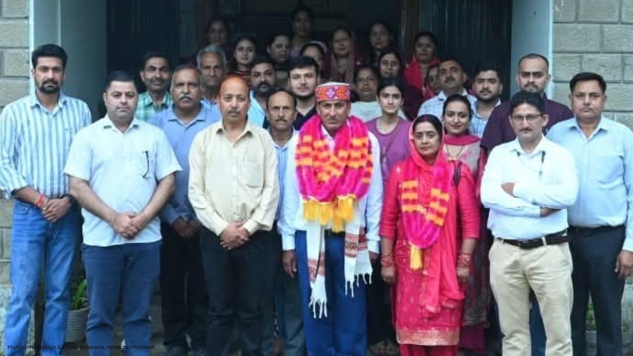 सरकारी सेवा से सेवानिवृत्त हुए संजीव कुमार शर्मा, विभाग ने सराहा उनका योगदान
