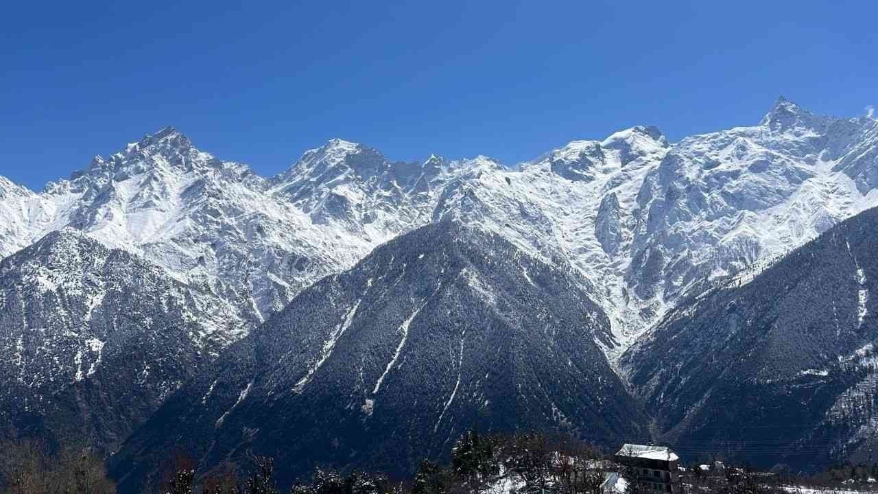 जून में भी हिमाचल की ऊंची चोटियों पर बर्फबारी, सात जून तक बारिश के आसार
