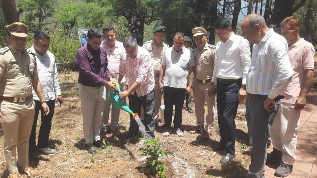 न्यूगल पार्क में विधायक आशीष बुटेल ने लगाया पौधा, पर्यावरण बचाने की अपील