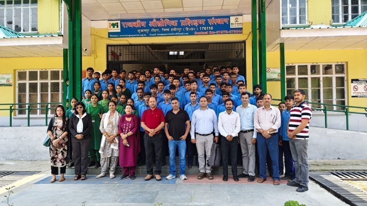आईटीआई सुजानपुर टीहरा में छात्रों के लिए करियर काउंसलिंग कार्यक्रम