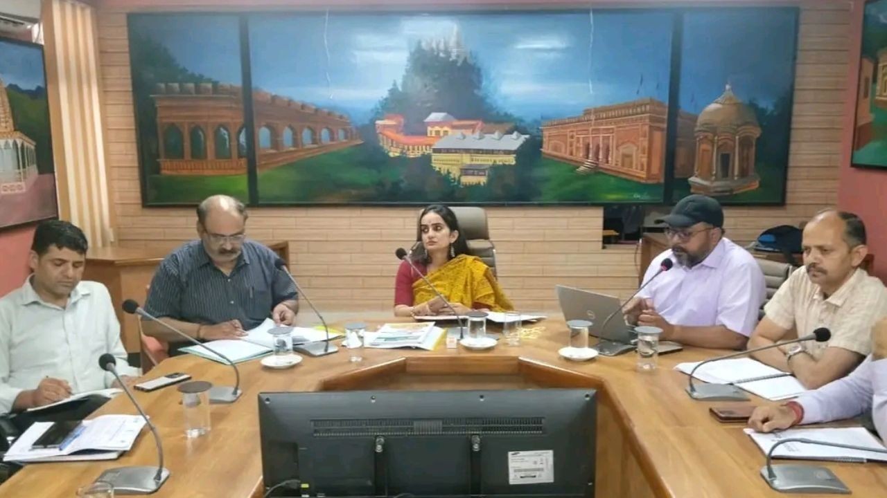 सड़क हादसे के घायलों को मिलेगा डेढ़ लाख रुपये तक मुफ्त इलाज, डीसी गंधर्वा राठौड़