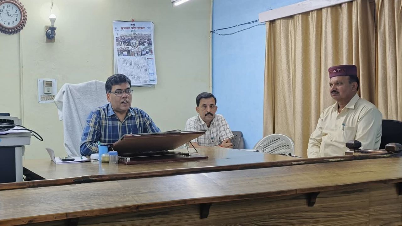 घुमारवीं में प्रशासन की अहम बैठक, जनगणना और आपदा तैयारियों की समीक्षा