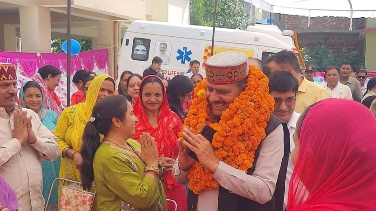 सुजानपुर सिविल अस्पताल को मिली नई एम्बुलेंस, बढ़ेंगी स्वास्थ्य सुविधाएं