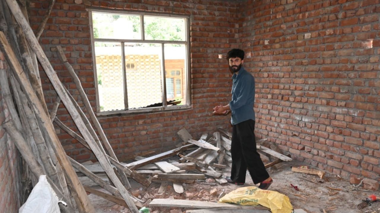 माता-पिता के निधन के बाद रोहित को सुखाश्रय योजना से मिला सहारा