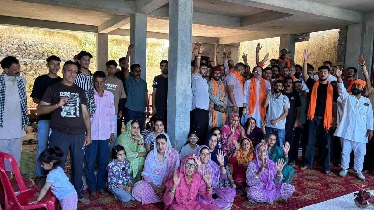 बिलासपुर के हवाण गांव में सामाजिक मुद्दों पर ग्रामीणों की अहम बैठक और चर्चा