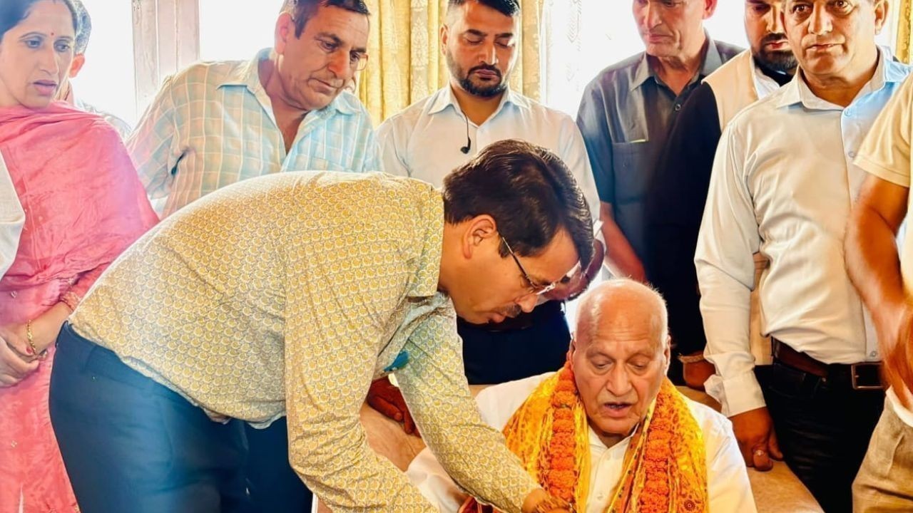बंजार सब्जी मंडी का काम कब होगा शुरू? किसानों के लिए शौरी ने उठाई बड़ी मांग