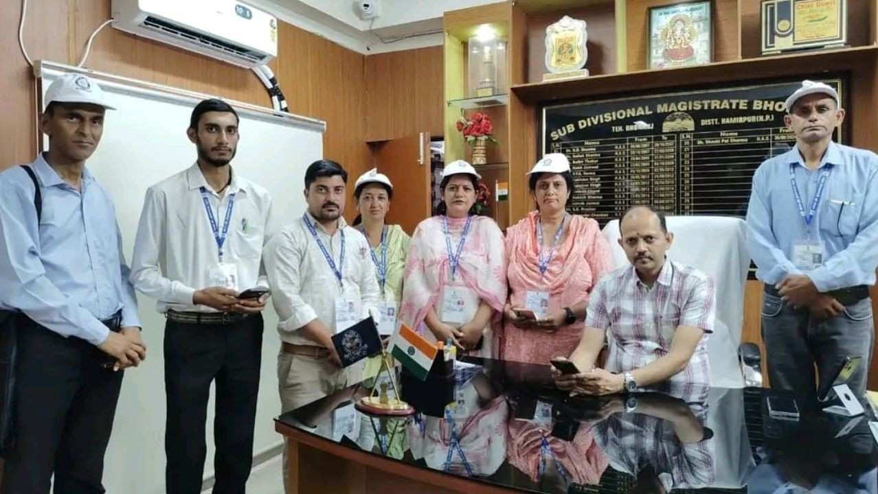 जनगणना 2027 का पहला चरण शुरू, भोरंज में घर-घर पहुंची टीम