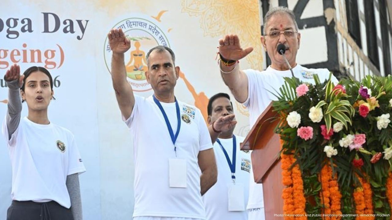 अंतरराष्ट्रीय योग दिवस पर शिमला में बड़ा आयोजन, राज्यपाल ने दिया स्वस्थ जीवन का संदेश