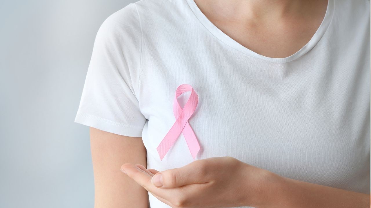 Breast Cancer in Girls and Ladies: महिलाओं में ब्रेस्ट कैंसर के लक्षण, कारण, बचाव और समय पर पहचान की पूरी जानकारी