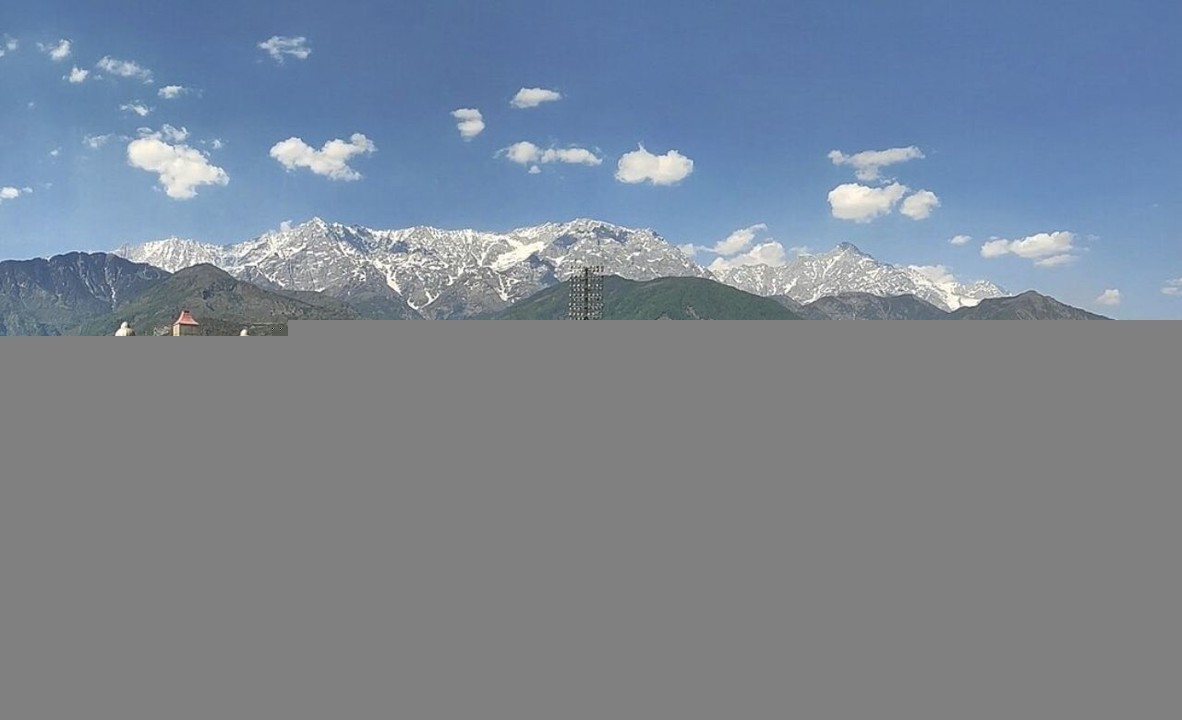 Dharamshala और McLeod Ganj: Dhauladhar की गोद में बसा हिमाचल का Spiritual, Scenic और Cultural सफर