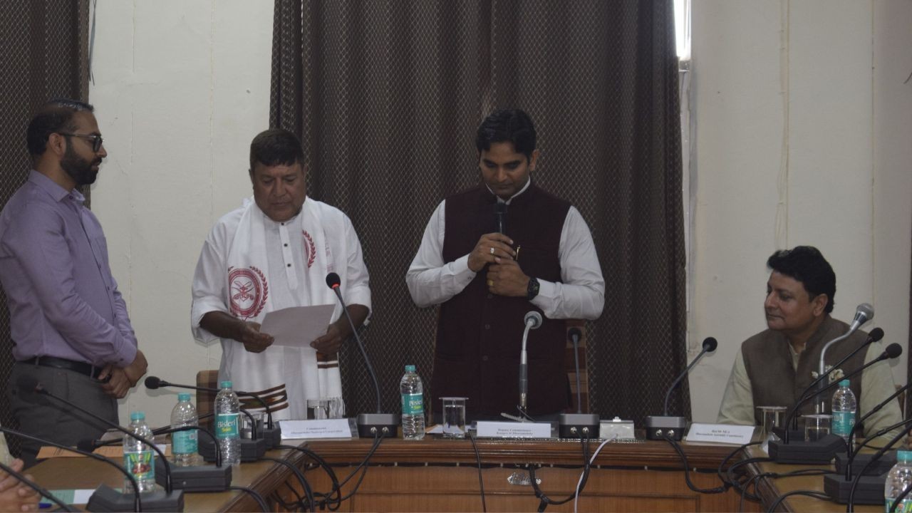 धर्मशाला नगर निगम में शपथ ग्रहण संपन्न, महापौर चुनाव अगली तारीख तक टला