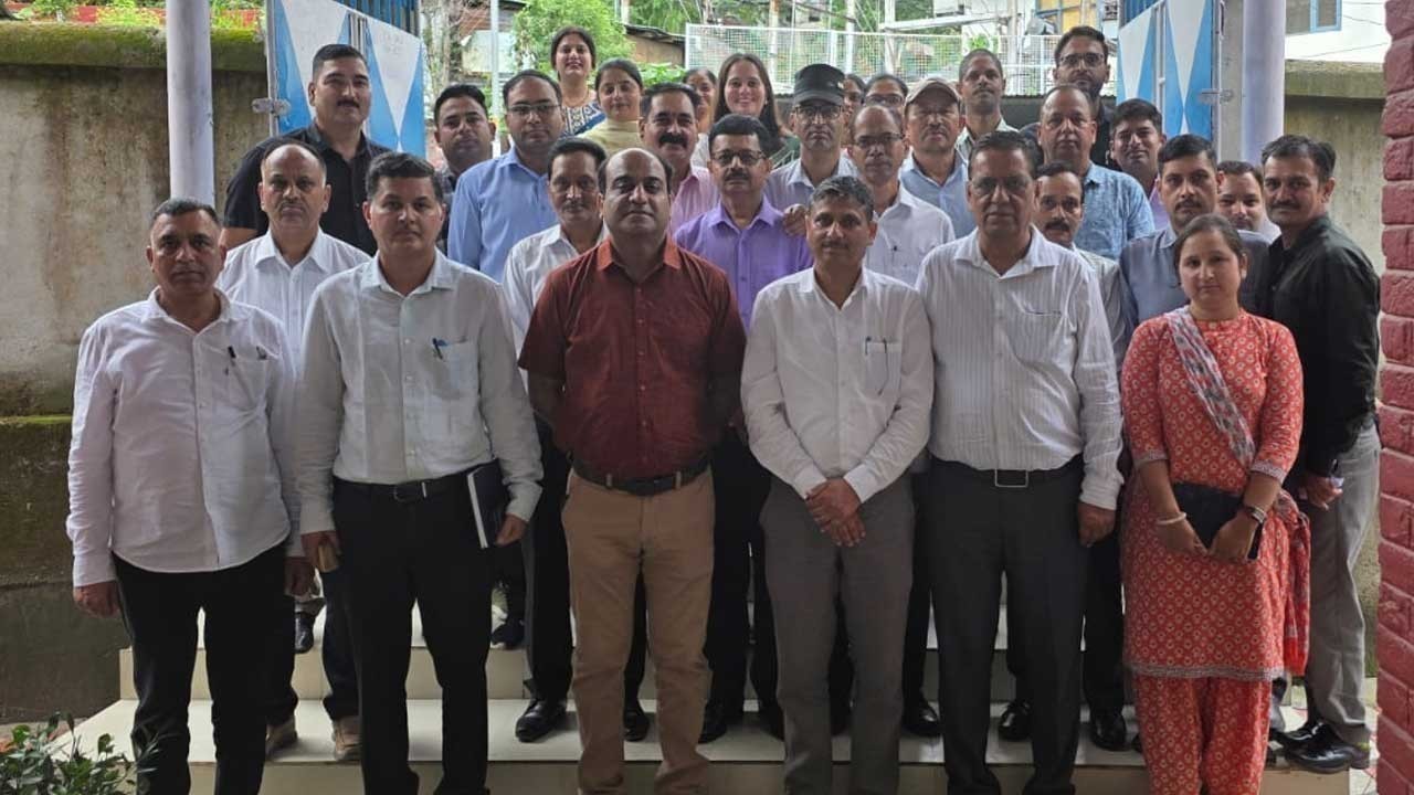 Palampur Jal Shakti Inspection: प्रधान सचिव डॉ. अभिषेक जैन ने विकास कार्यों और पेयजल योजनाओं का किया निरीक्षण