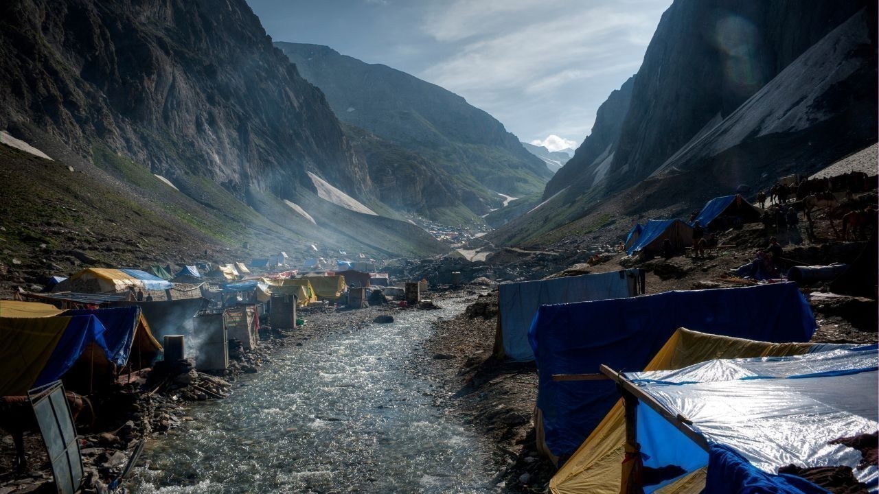 अमरनाथ यात्रा में दर्दनाक हादसा, यात्रियों की मदद कर रहे 24 वर्षीय शब्बीर अहमद की पत्थर गिरने से मौत