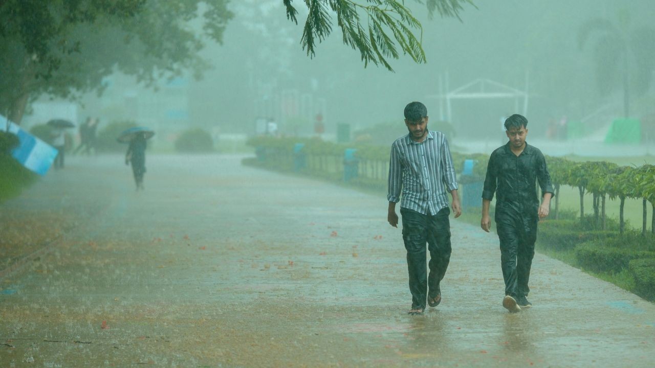 हिमाचल में बढ़ा तापमान, 17 जुलाई से फिर सक्रिय होगा मानसून, कई जिलों में भारी बारिश का अलर्ट