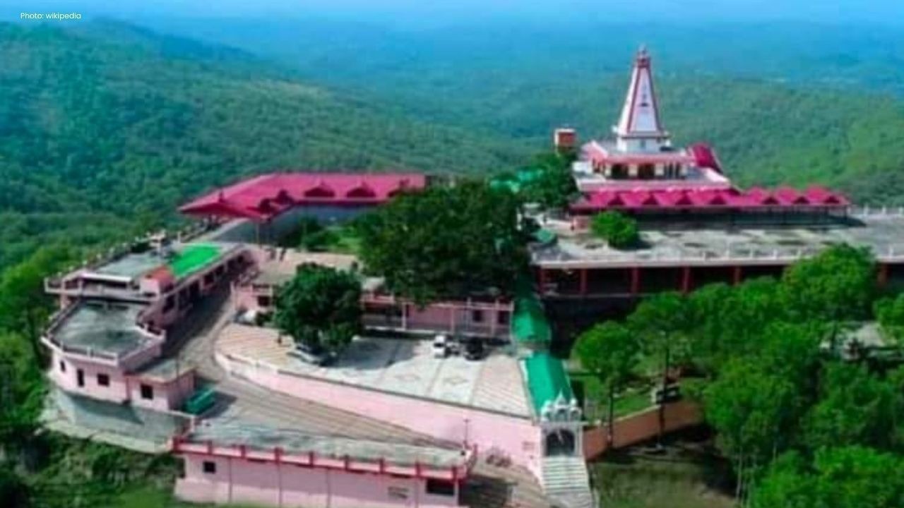 Sada Shiv Mandir Una: हिमाचल का वह शांत शिव धाम, जहां पहाड़ों के बीच भक्ति और प्रकृति एक साथ महसूस होती है