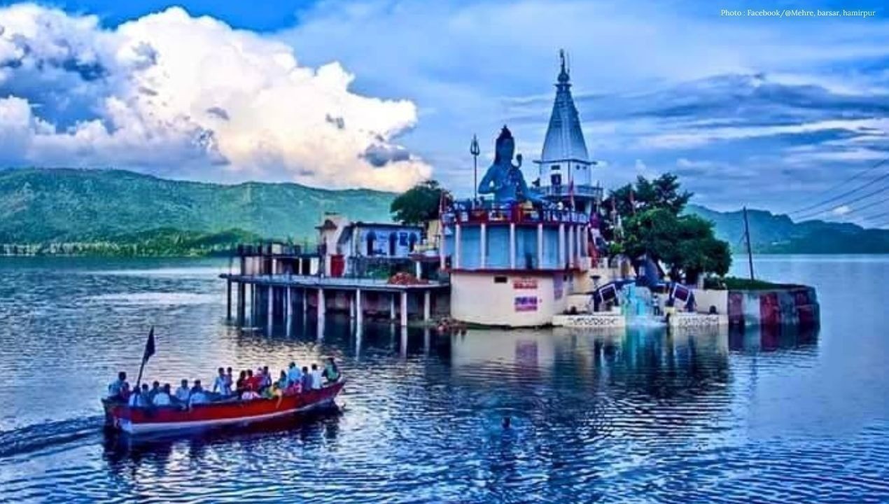 Baba Garibnath Mandir Una: गोविंद सागर के बीच खड़ा वह आस्था स्थल, जो बरसात में पानी से घिर जाता है लेकिन डूबता नहीं