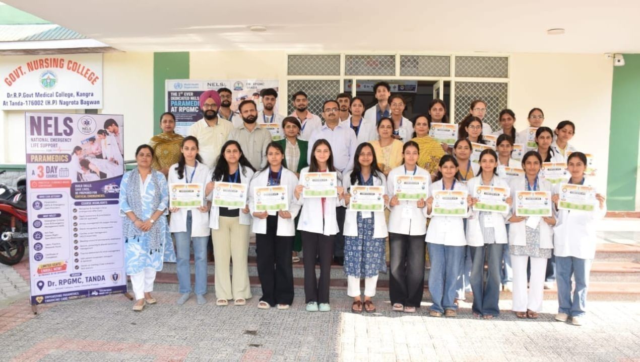 टांडा मेडिकल कॉलेज में जीवन रक्षक पैरामेडिक्स प्रशिक्षण सफलतापूर्वक सम्पन्न