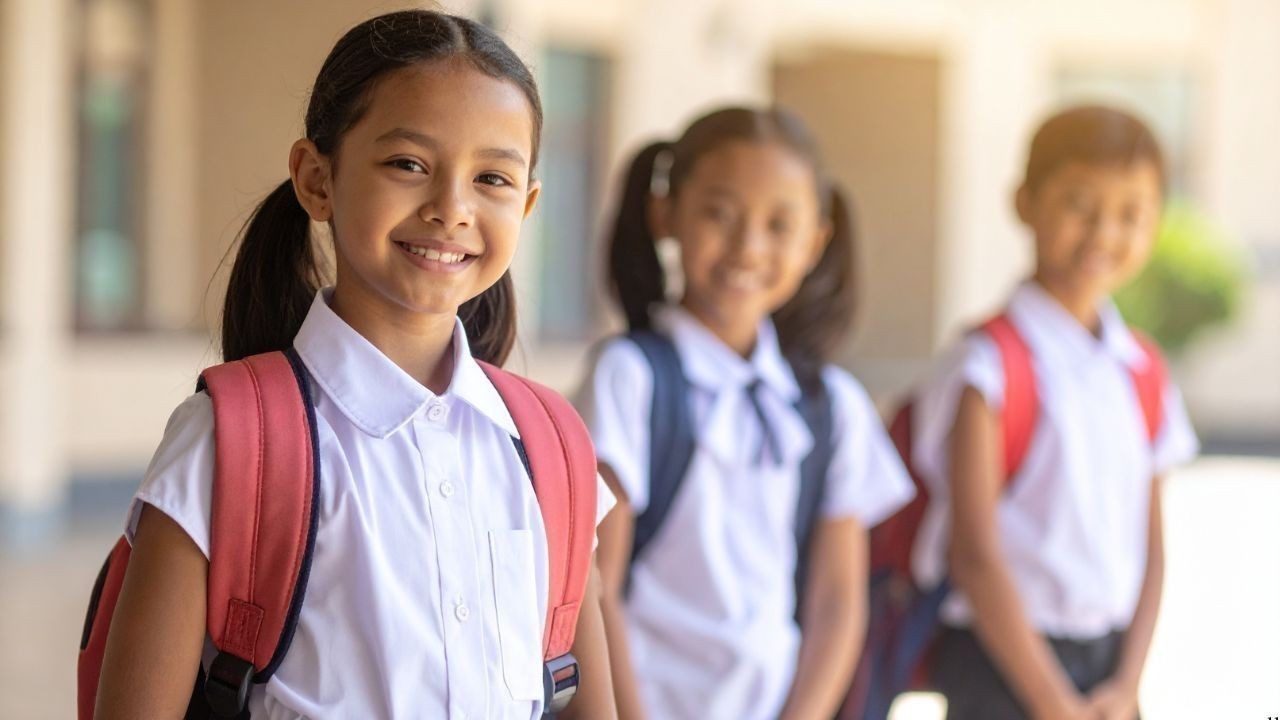 हिमाचल के निजी स्कूलों में यूनिफॉर्म बिक्री पर सख्ती, मान्यता रद्द होगी