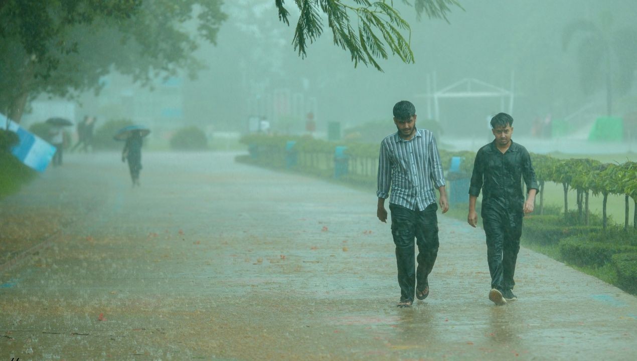 हिमाचल में आज भारी बारिश का कहर, कई जिलों में मौसम विभाग का अलर्ट