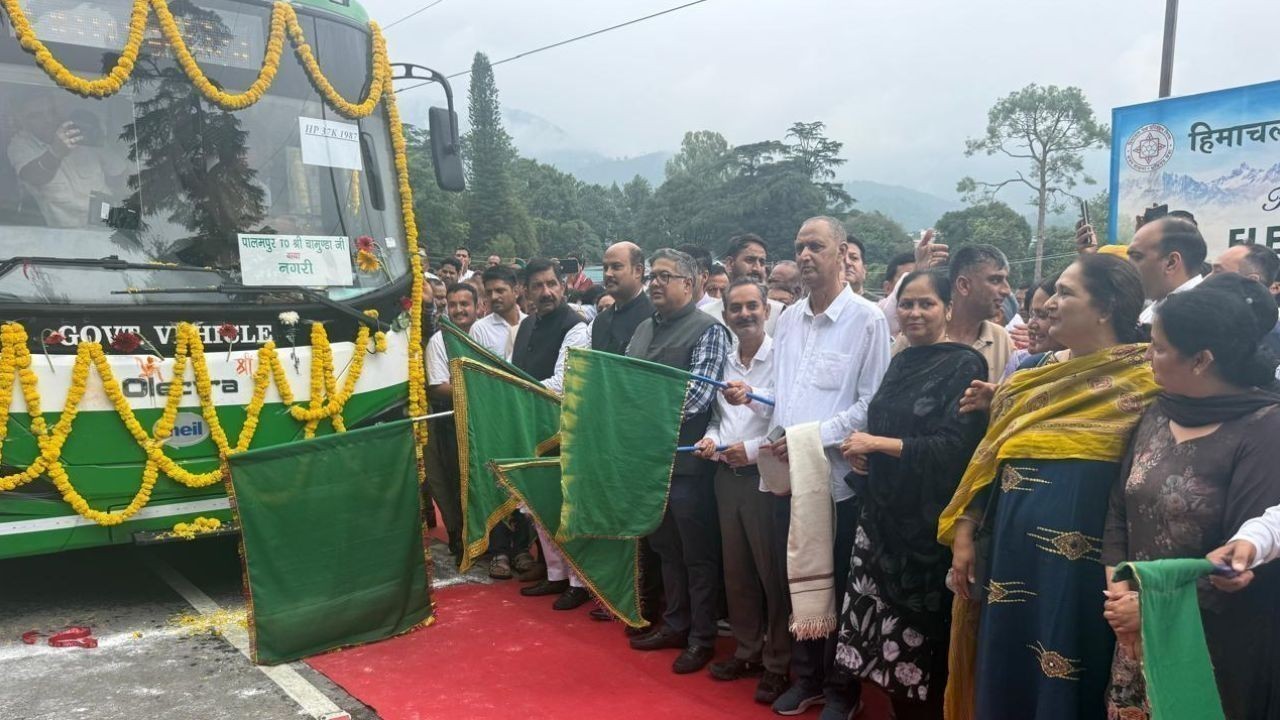 ओपीएस में बदलाव नहीं होगा, पालमपुर में 10 इलेक्ट्रिक बसें रवाना