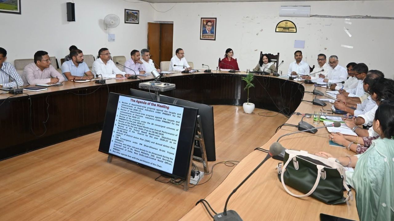 बिलासपुर में प्रधानमंत्री धन-धान्य कृषि योजना की प्रगति की समीक्षा