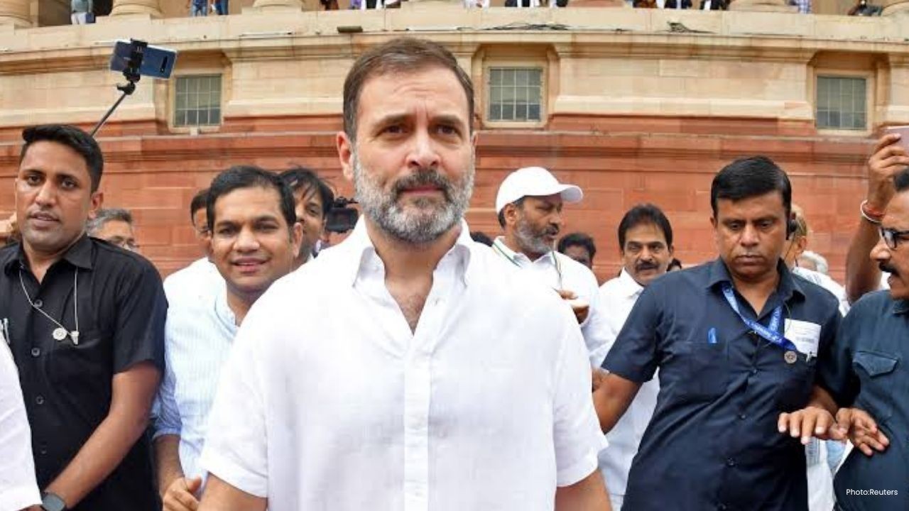 राहुल गांधी पर FIR से हिमाचल में सियासी उबाल, सड़कों पर उतरी कांग्रेस