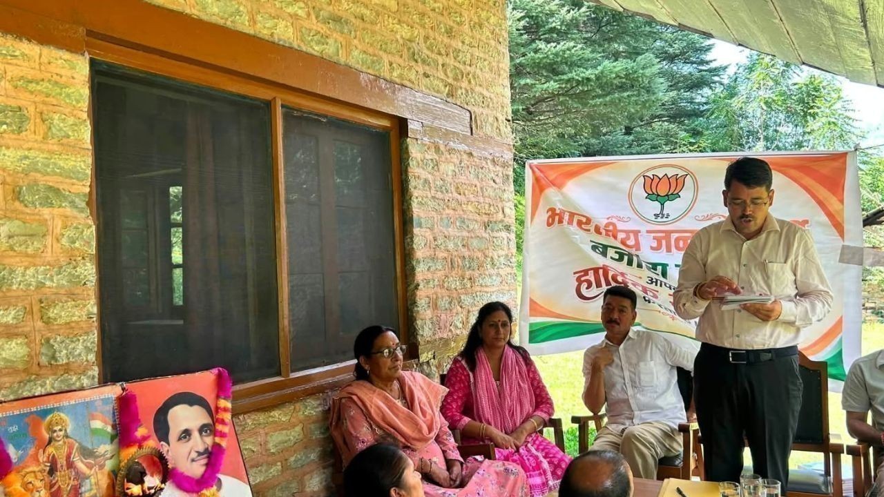 कांग्रेस सरकार जनता के मुद्दों से भाग रही, बूथ स्तर तक पहुंचाएंगे नाकामियां: सुरेंद्र शौरी