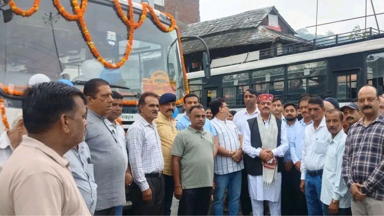 सुजानपुर से चंडीगढ़ के लिए सरकारी बस सेवा शुरू, विधायक राणा ने दिखाई हरी झंडी