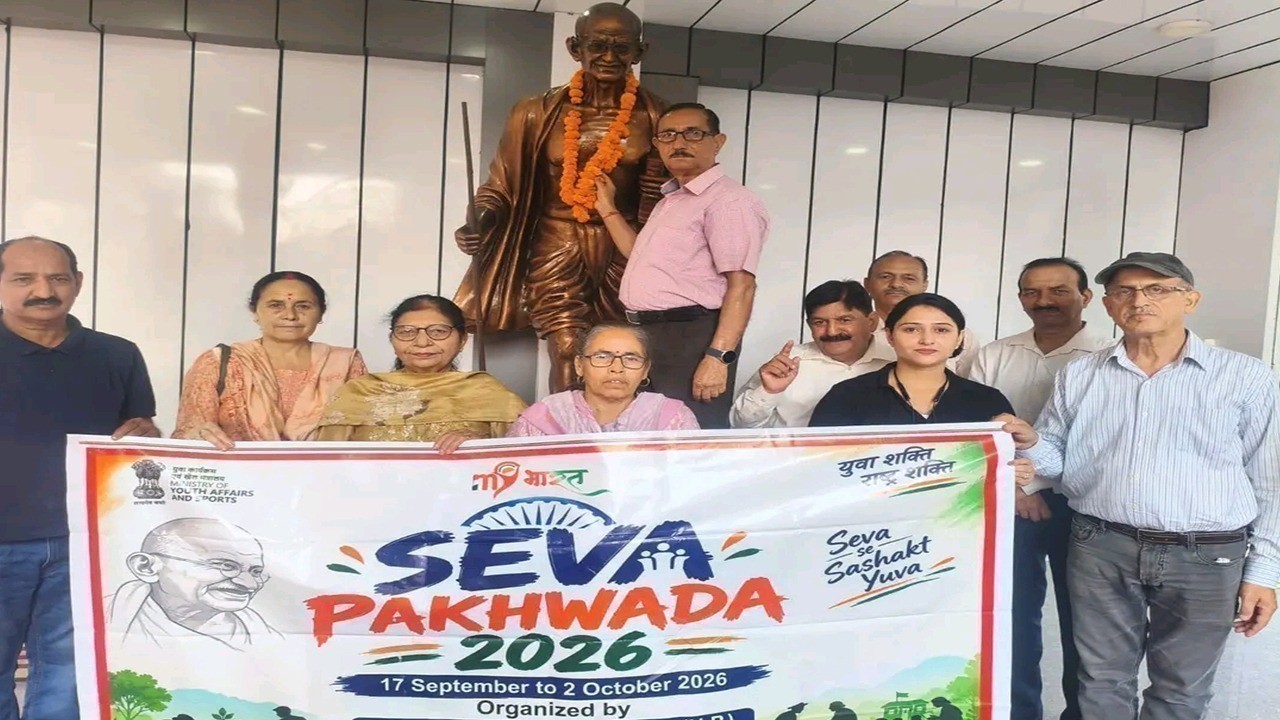 गांधी जयंती पर बापू को किया नमन, शुभ प्रभात हेल्थ क्लब ने चलाया स्वच्छता अभियान