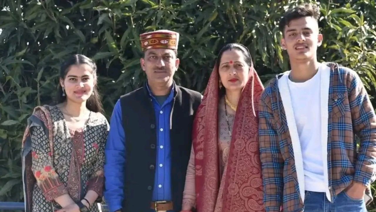हमीरपुर की शालिनी ठाकुर ने PTU में जीता गोल्ड मेडल, बनीं यूनिवर्सिटी टॉपर